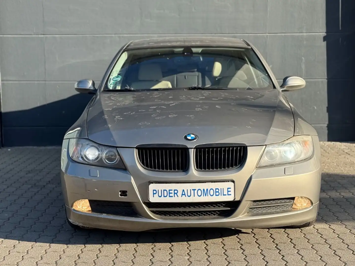 BMW 320 i Lim. 170PS Automatik Leder Xenon Klimaaut. Gold - 2