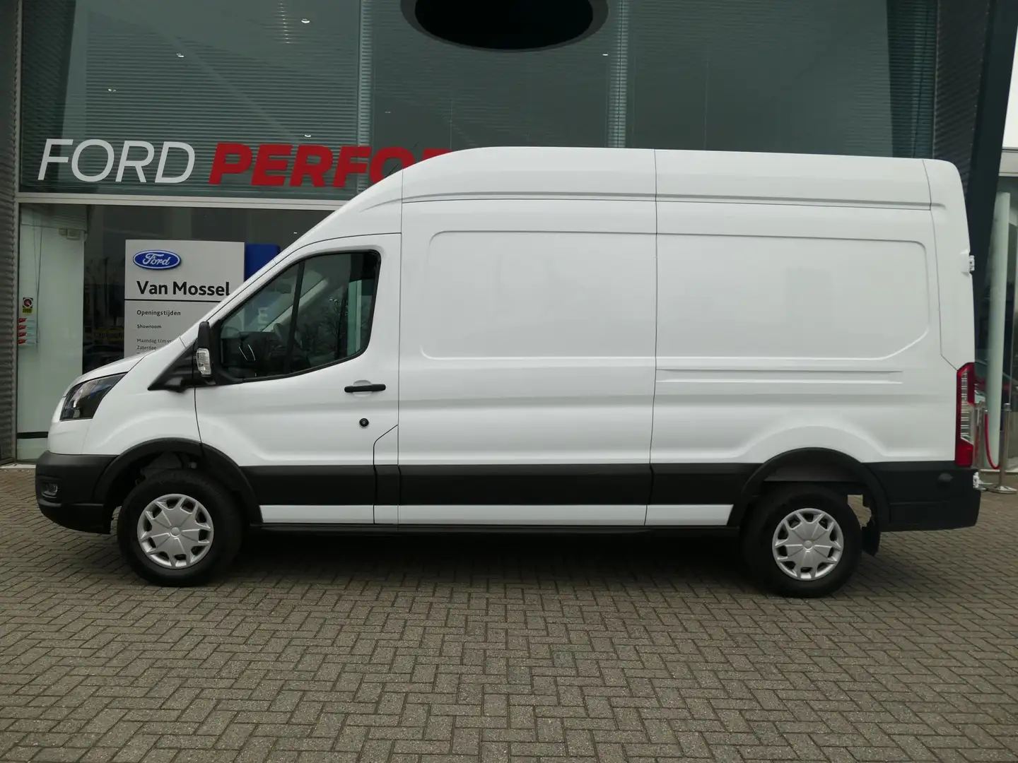 Ford E-Transit 350 L3H2 Trend 68 kWh | DIRECT LEVERBAAR | | € 7.5 Wit - 2