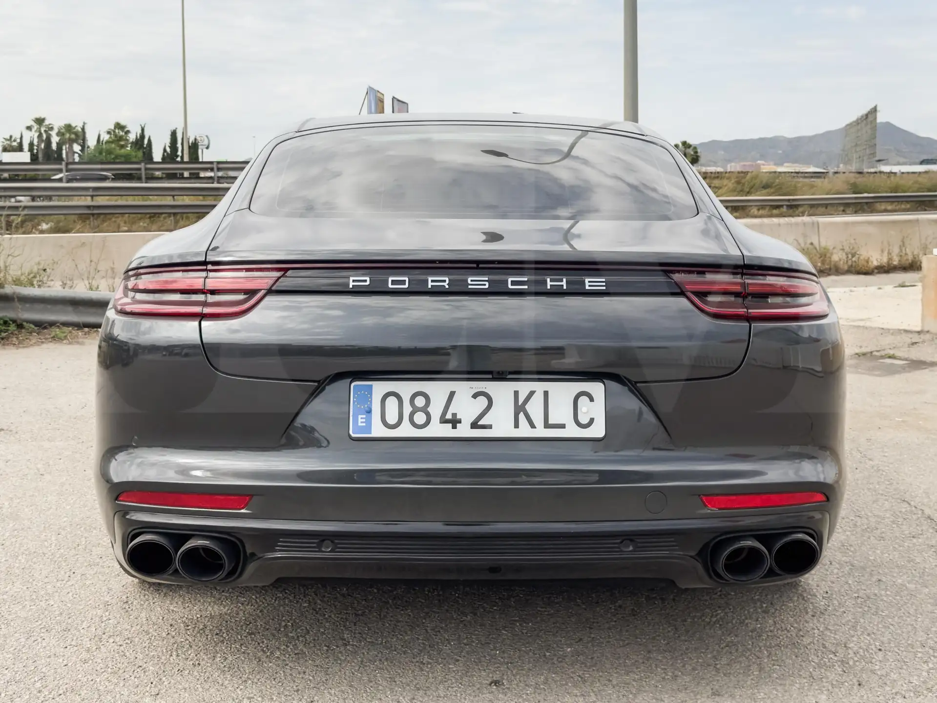 Porsche Panamera 4 E-Hybrid 2018 건메탈 사진 3