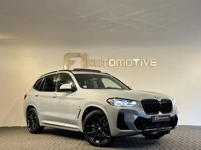 BMW X3 view 3