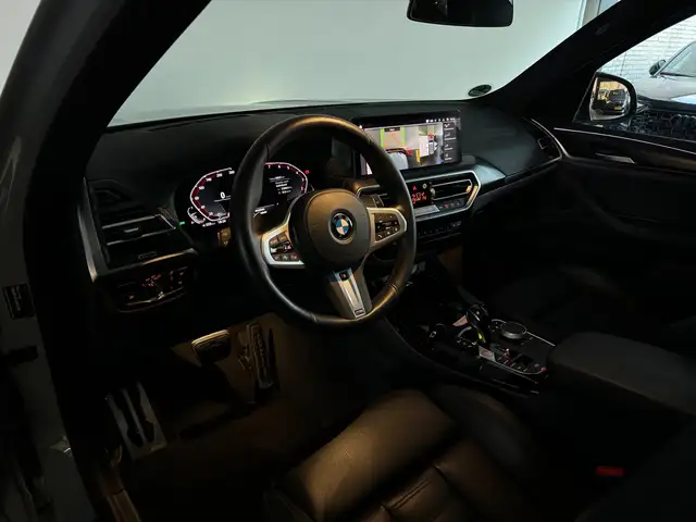 BMW X3 view 9