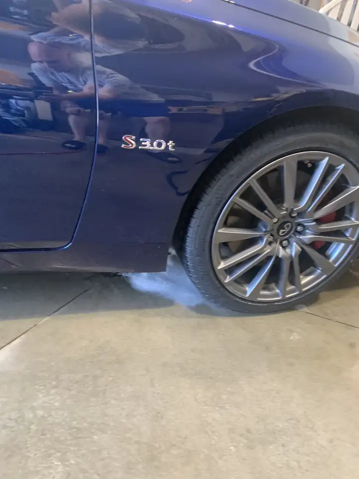 Infiniti Q50 снимка Infiniti Q50