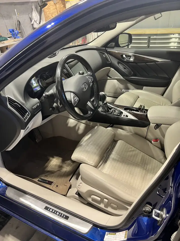 Infiniti Q50 снимка Infiniti Q50
