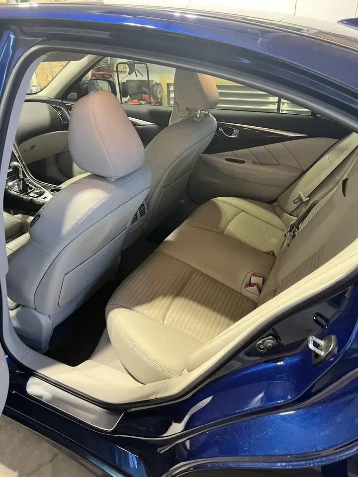 Infiniti Q50 снимка Infiniti Q50