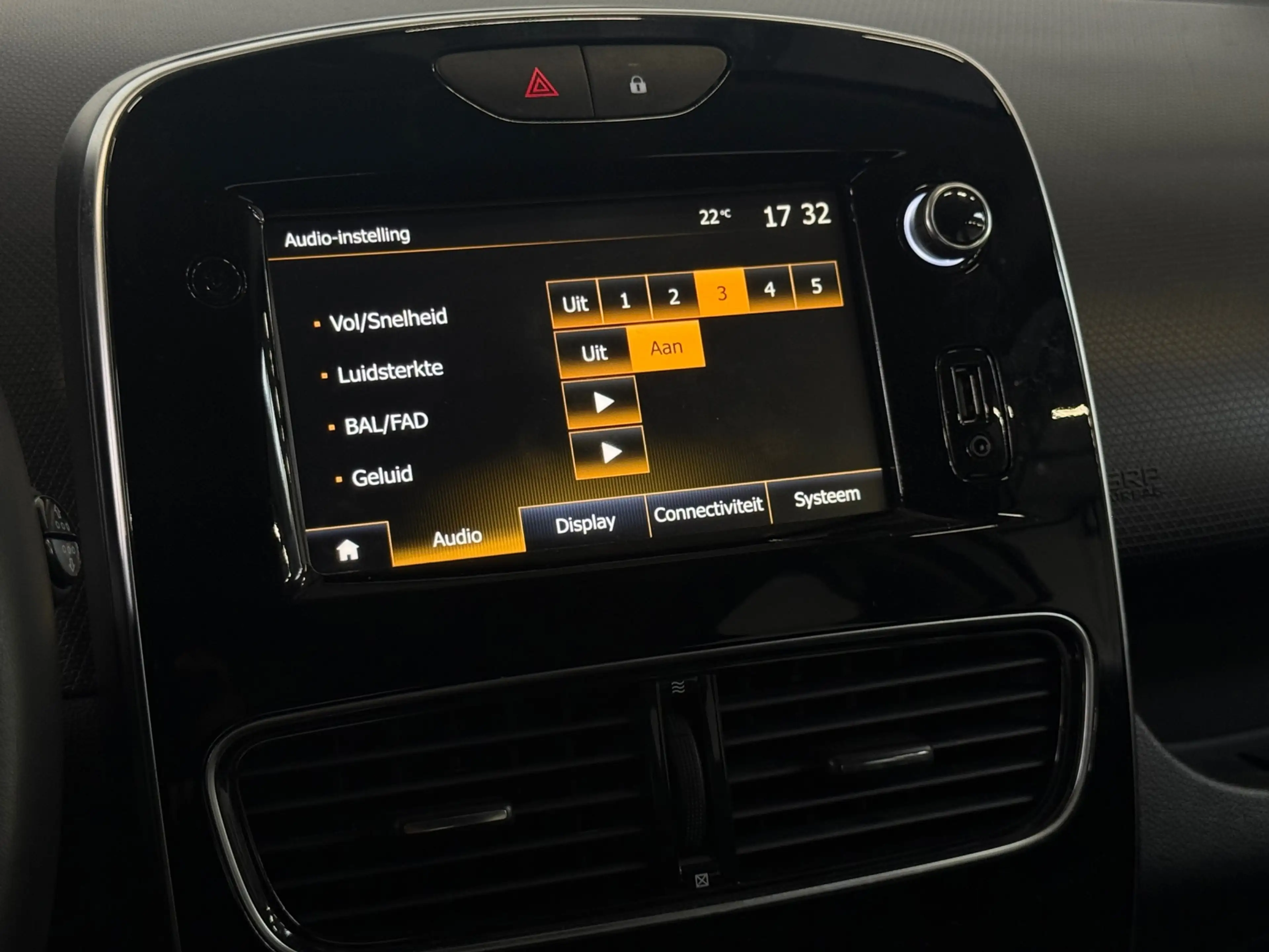 Renault Clio 0.9 TCe Limited Clima Stoelverwarming Navi CarPlay — photo 25