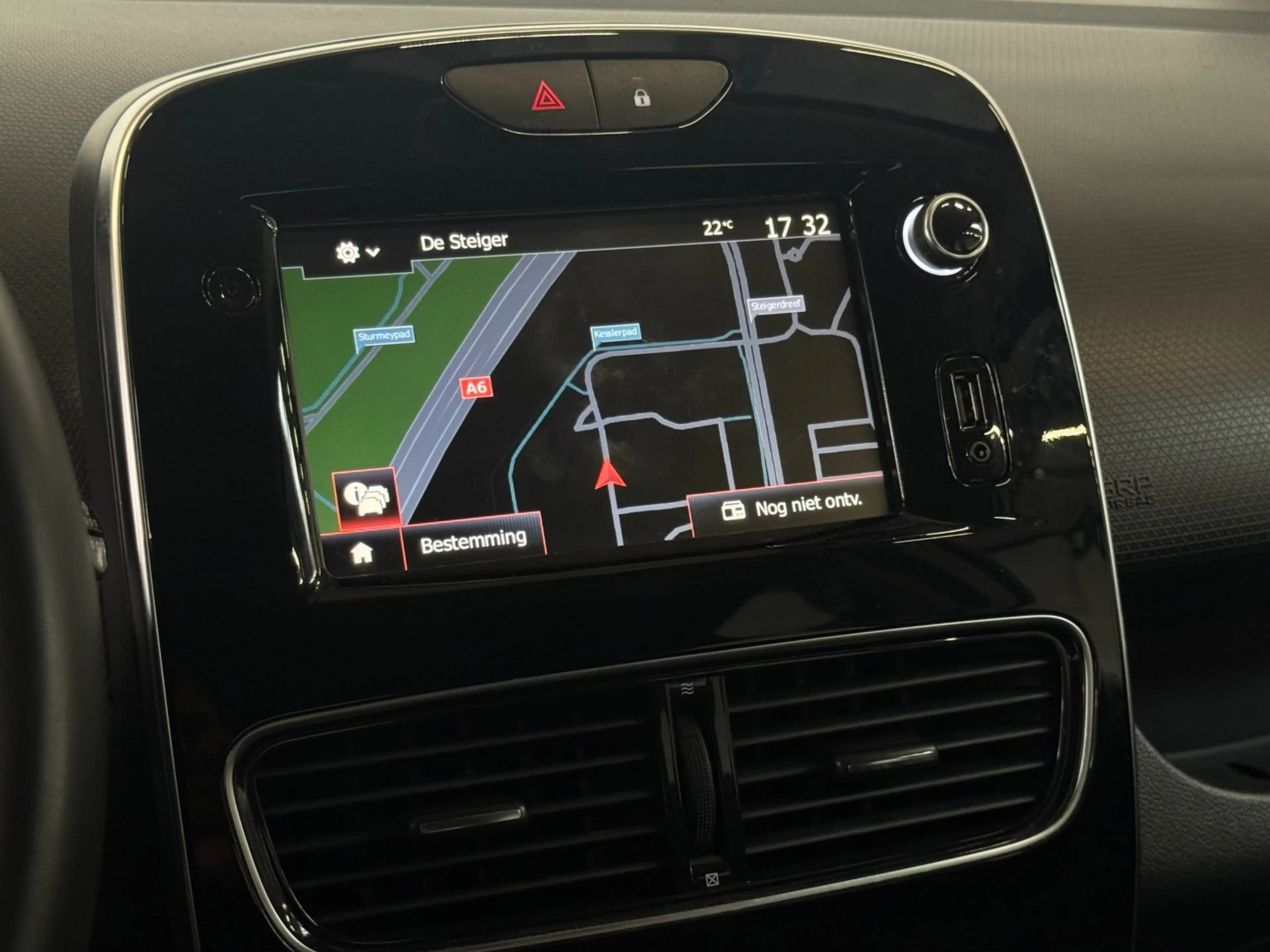 Renault Clio 0.9 TCe Limited Clima Stoelverwarming Navi CarPlay — photo 24