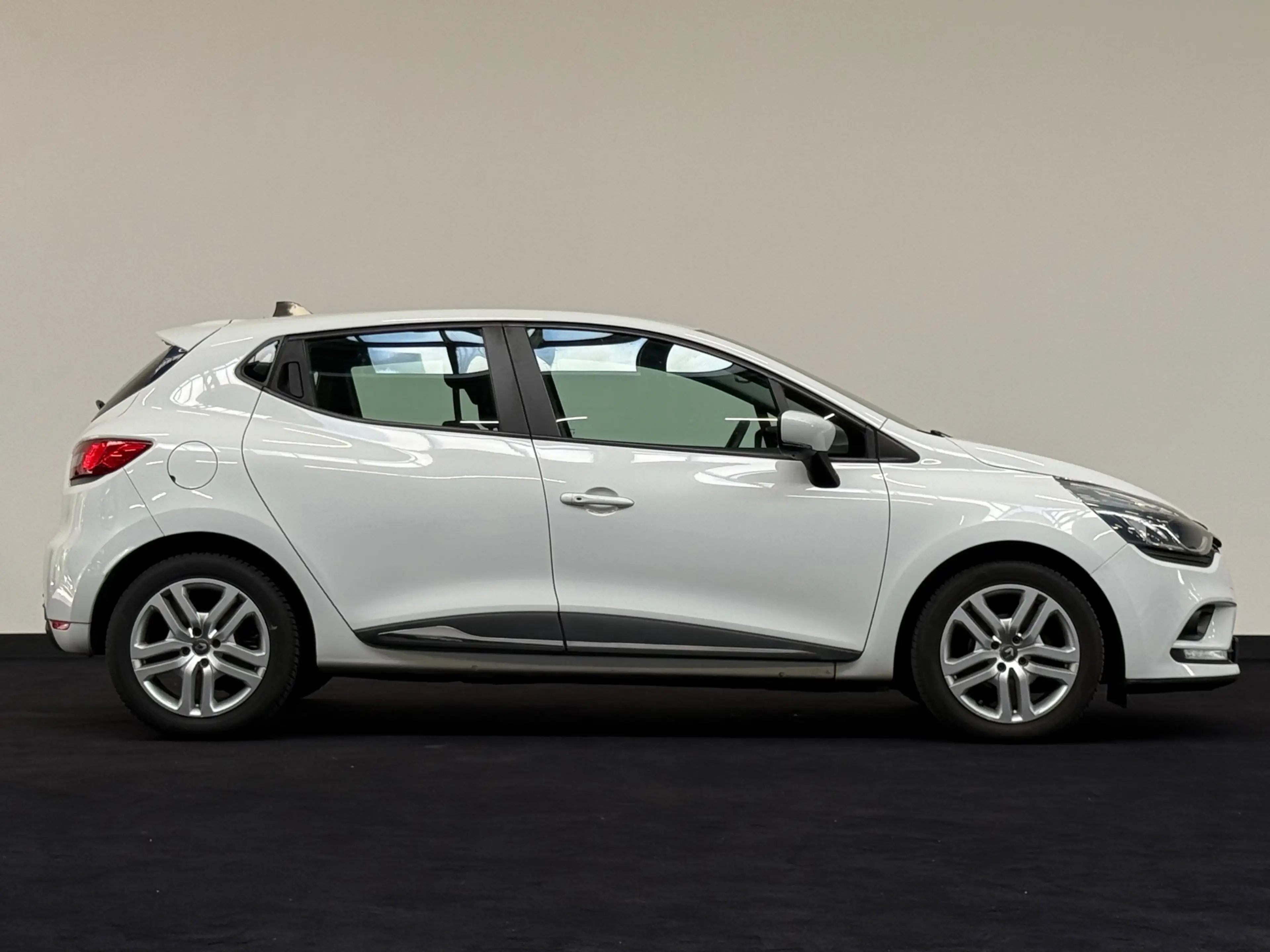 Renault Clio 0.9 TCe Limited Clima Stoelverwarming Navi CarPlay — photo 14