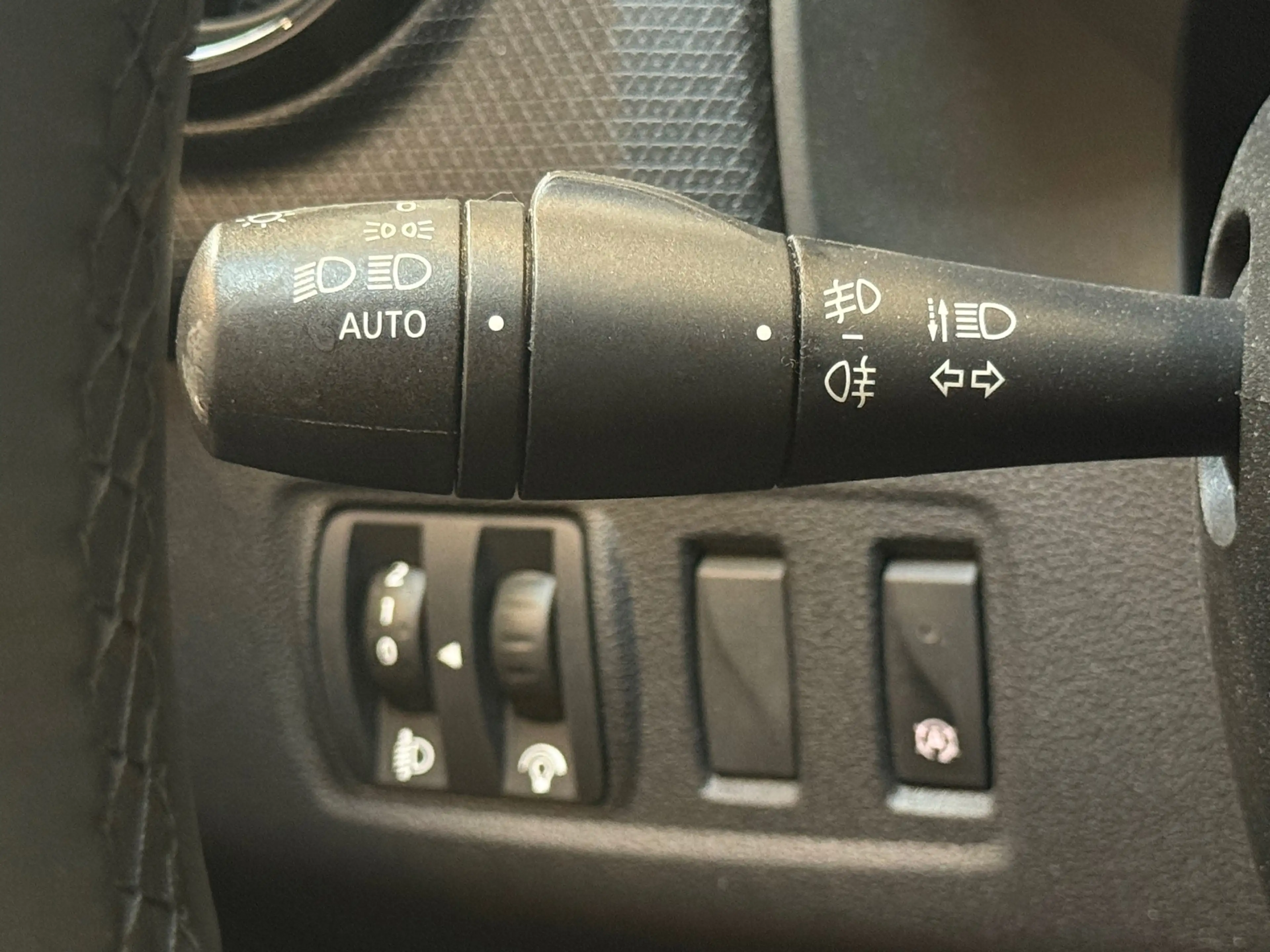 Renault Clio 0.9 TCe Limited Clima Stoelverwarming Navi CarPlay — photo 28