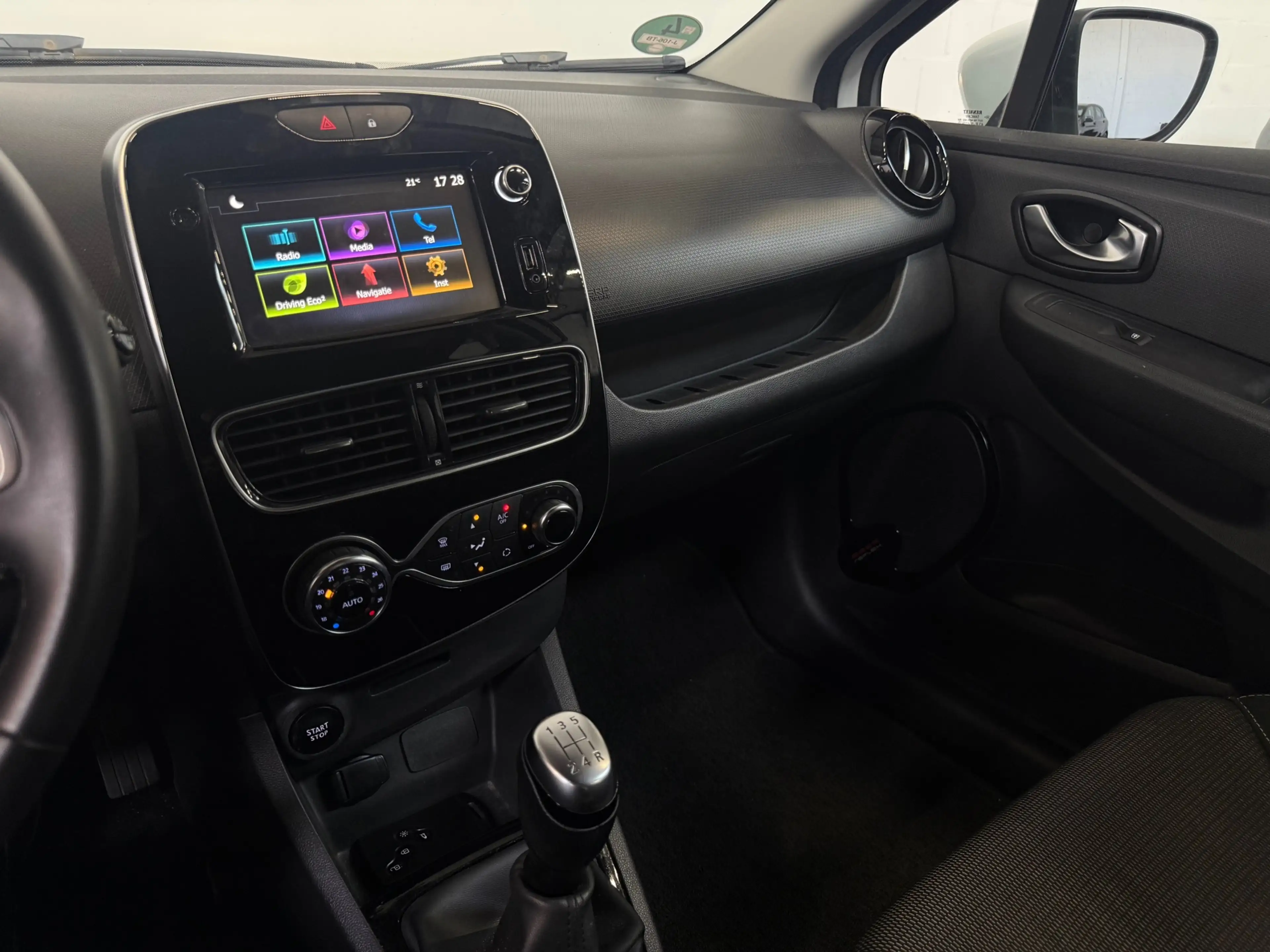 Renault Clio 0.9 TCe Limited Clima Stoelverwarming Navi CarPlay — photo 20