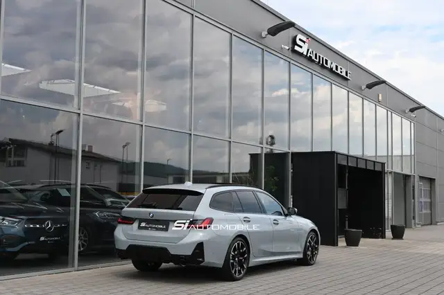 BMW 3 Series view 5