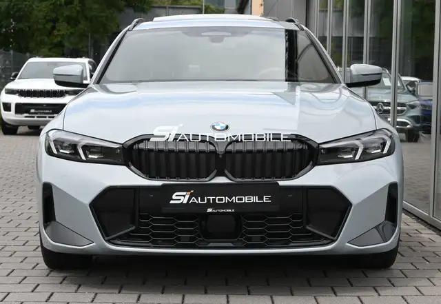 BMW 3 Series view 8