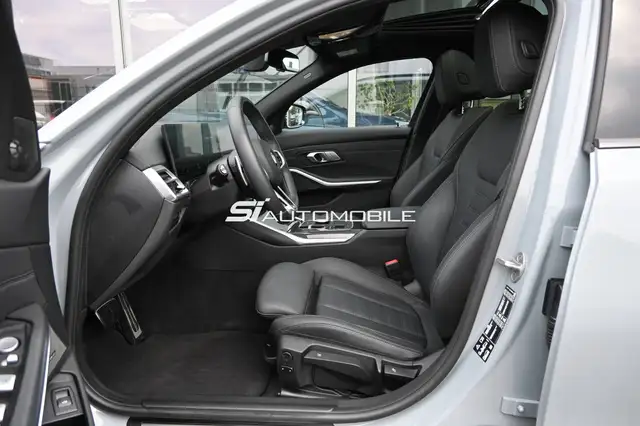 BMW 3 Series view 10