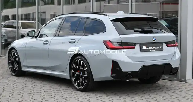 BMW 3 Series view 3