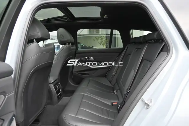 BMW 3 Series view 13