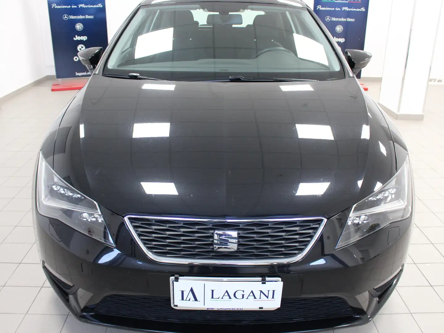 SEAT Leon 1.6 TDI 105cv Style S&S Nero - 2