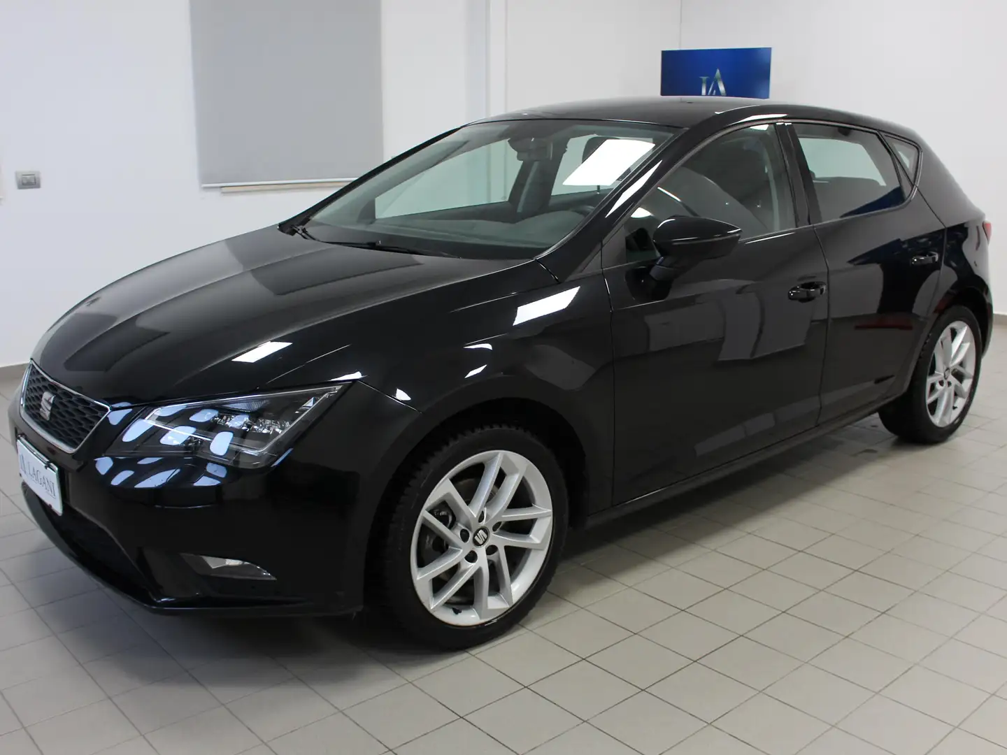 SEAT Leon 1.6 TDI 105cv Style S&S Nero - 1