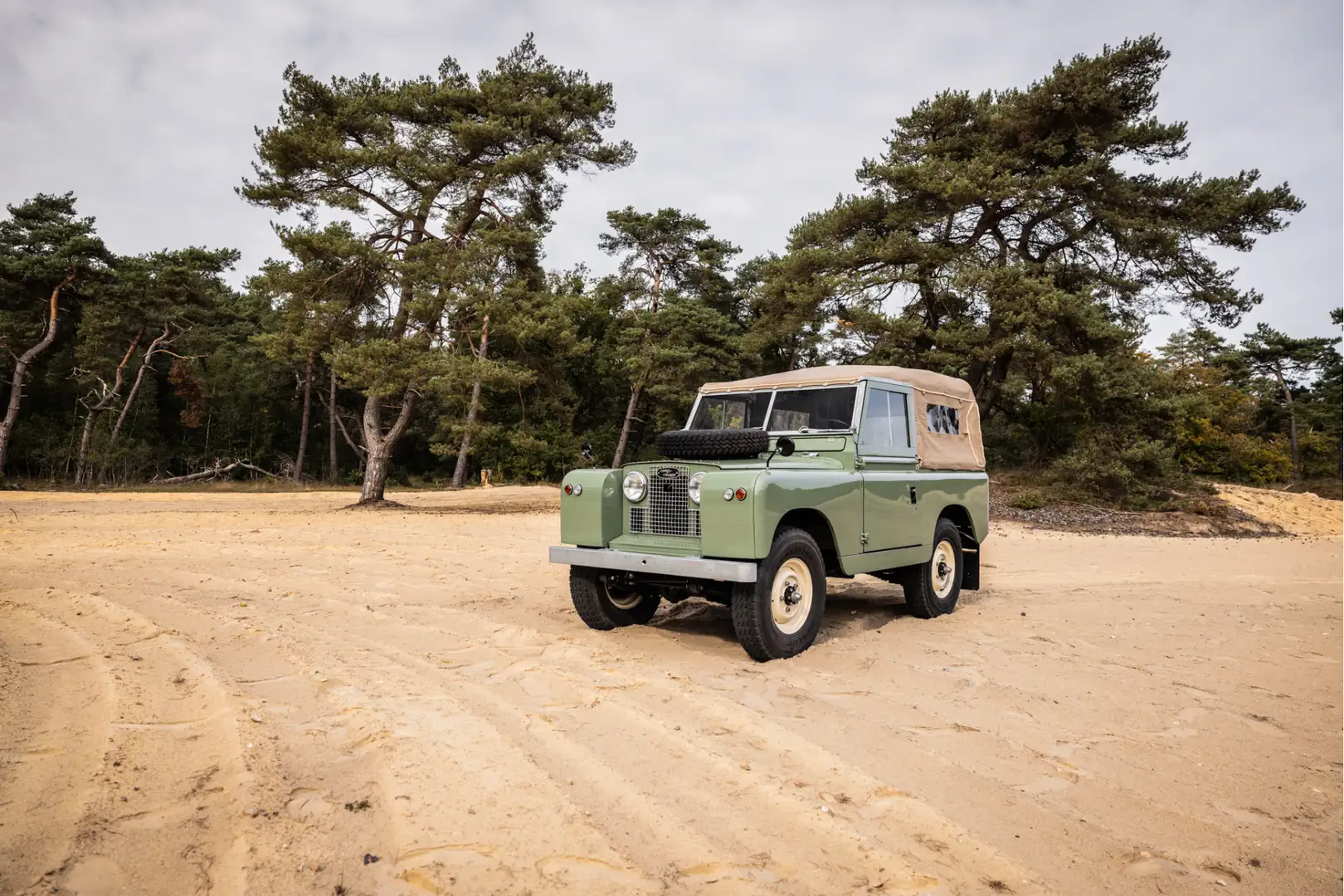 Land Rover Series 88 2a Nieuwstaat volledig gerestaureerd Groen - 1