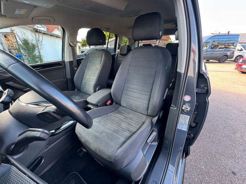 Volkswagen Touran Highline R-Line | 7-Sitzer | ACC — photo 9
