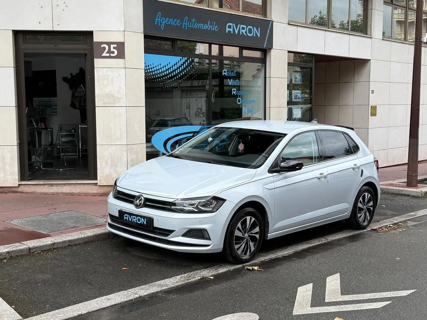 Volkswagen Polo VI 1.0 75 CONFORTLINE Blanc - 1