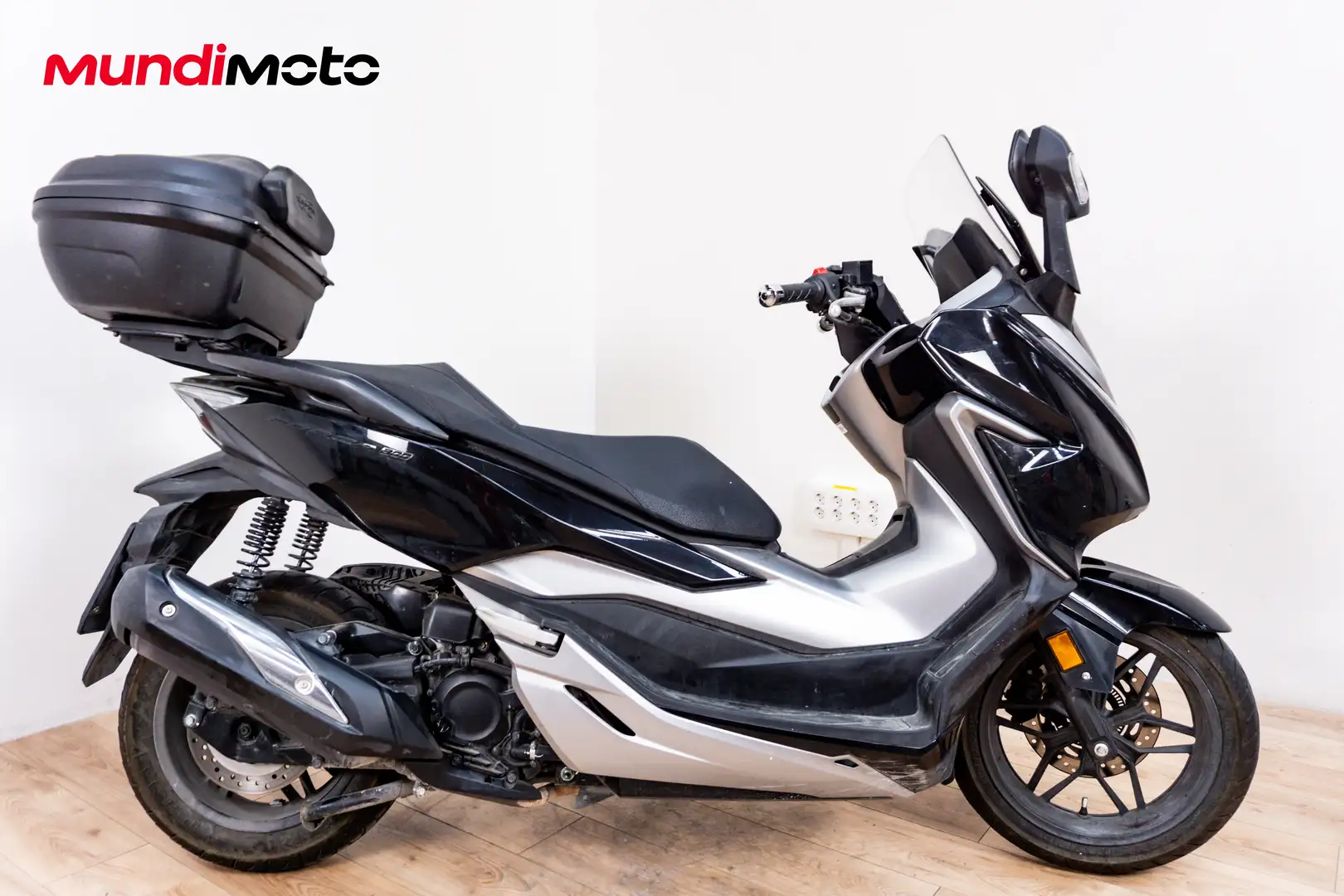 Honda Forza 300 - 1