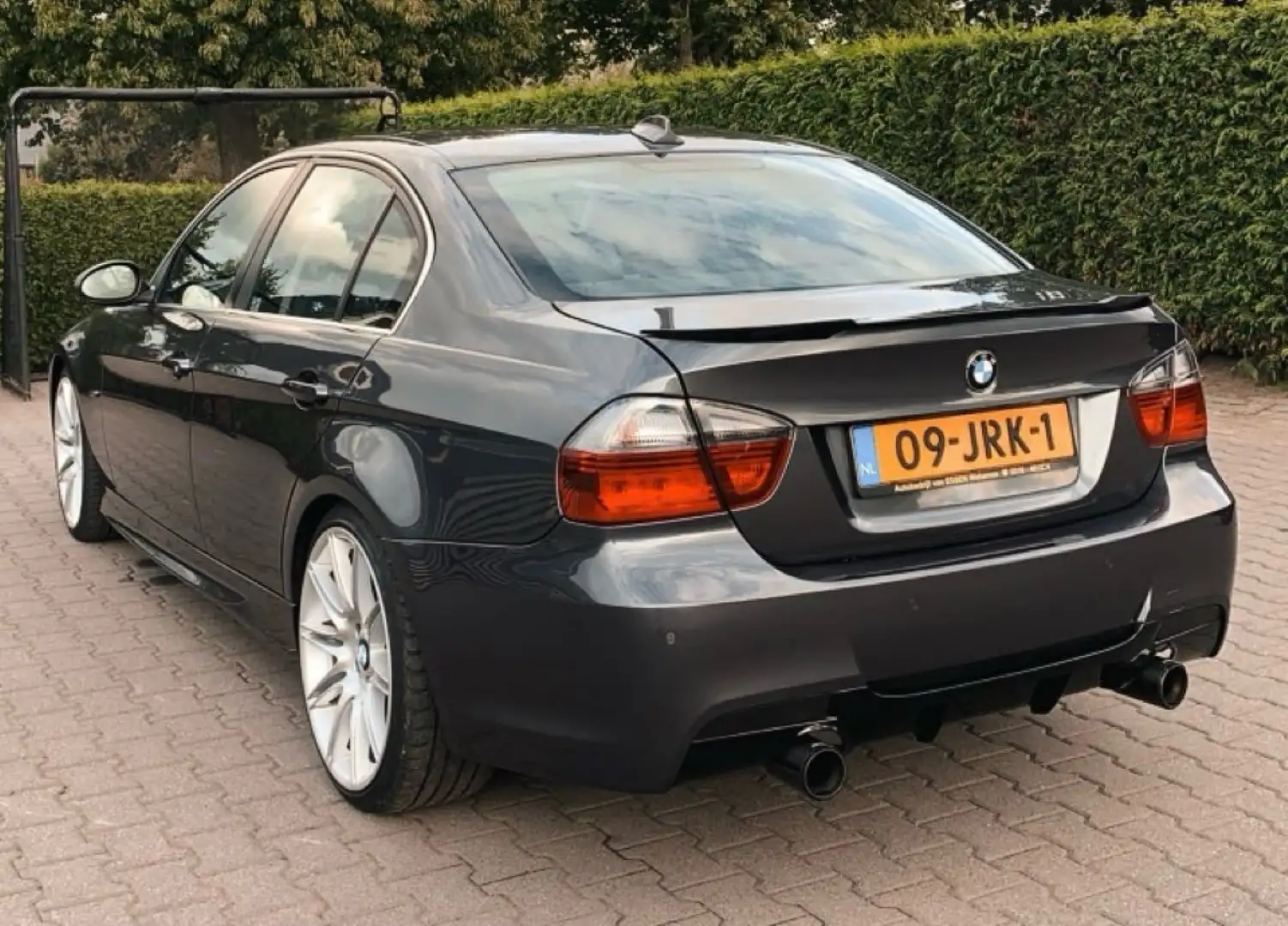 BMW 330 330i - Vol M-pakket - Navi - Schuifdak - Bi-Xenon Grijs - 1