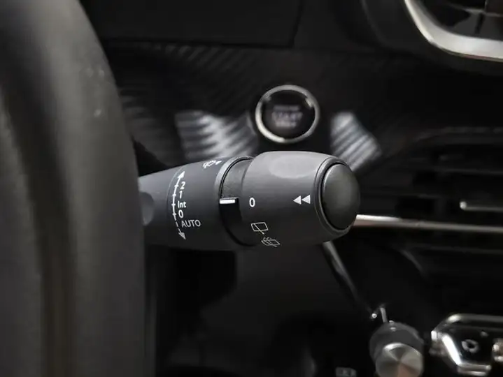 Peugeot 2008 2023, foto 16