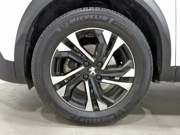 Peugeot 2008 2023, foto 10
