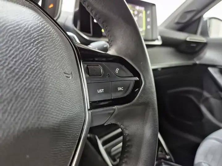 Peugeot 2008 2023, foto 19