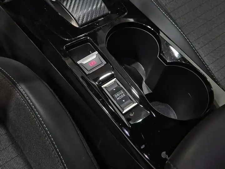 Peugeot 2008 2023, foto 27