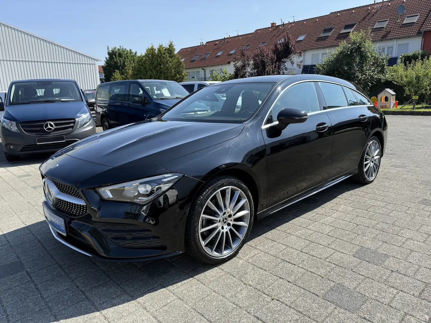 Mercedes-Benz CLA 250 e 8G AMG LINE PANO AHK LED MBUX SPUR Schwarz - 2