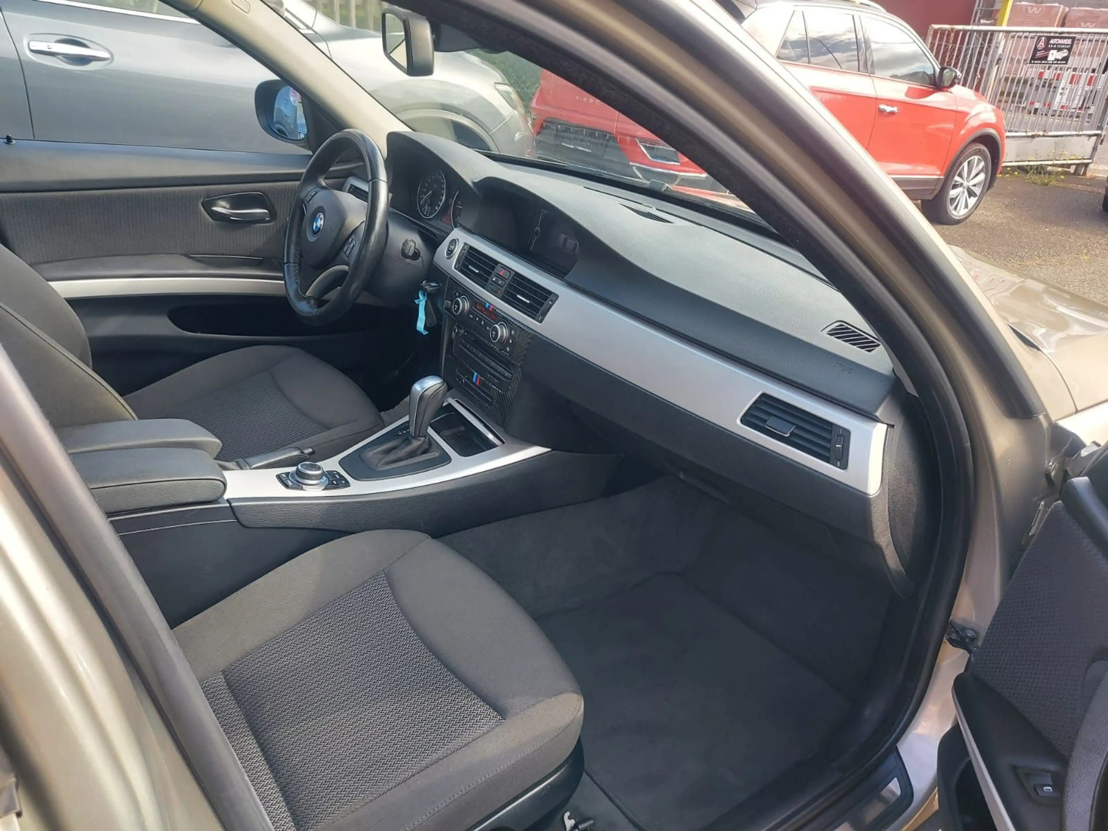 BMW 320 Automatik 3 Lim. 320d Navi Xenon PDZ SHZ — photo 14