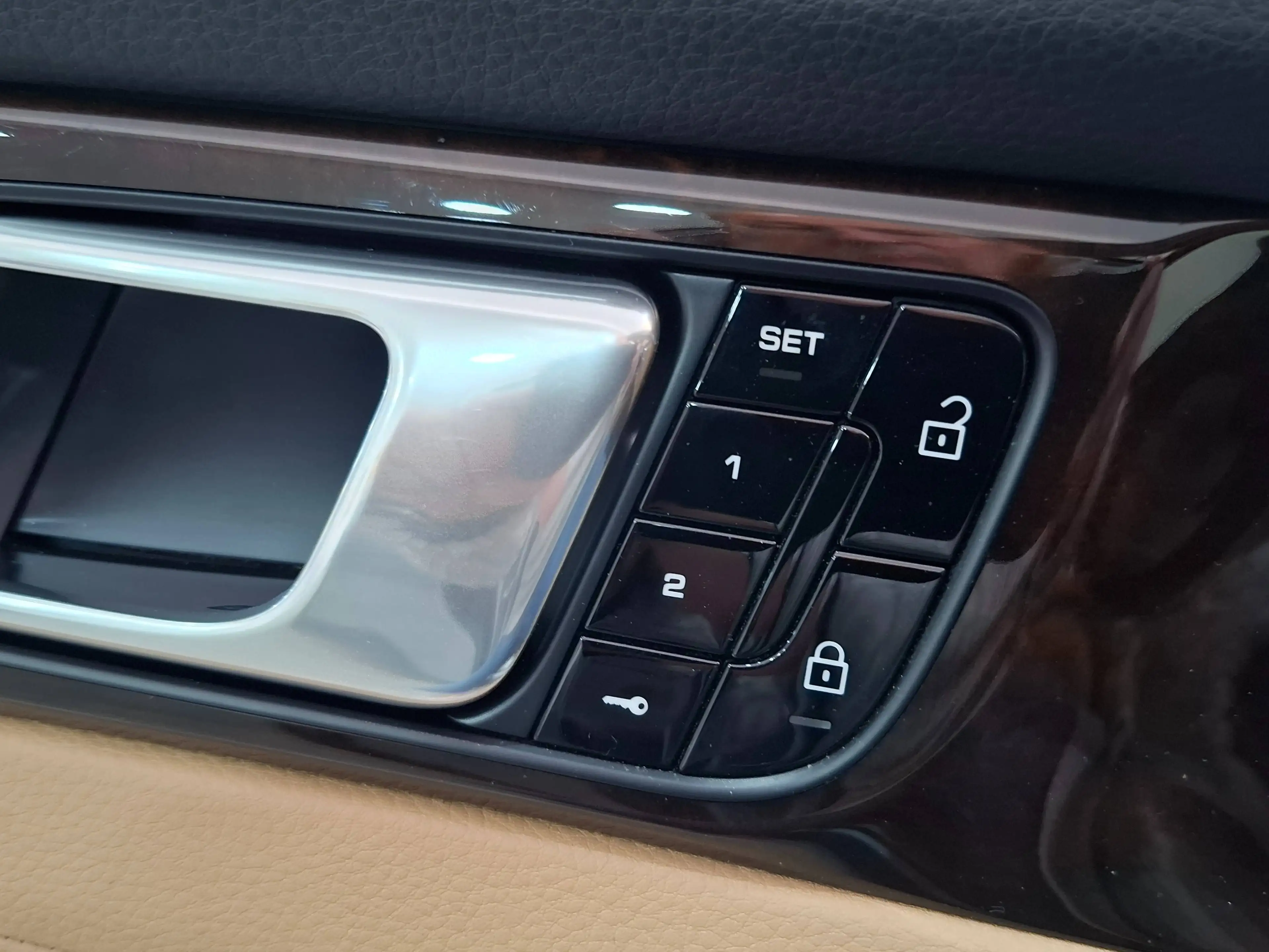 Porsche Panamera Panamera 4 e-Hybrid 10 Yrs Ed.2.9 V6 Bi-Tbo PHEV PDK(EU6d-T) — photo 12