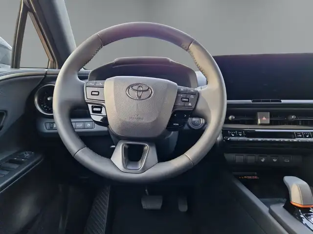 Toyota C-HR view 14