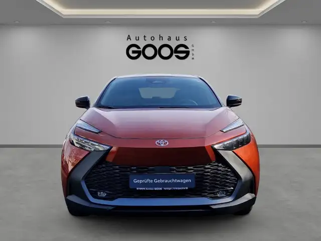 Toyota C-HR view 8