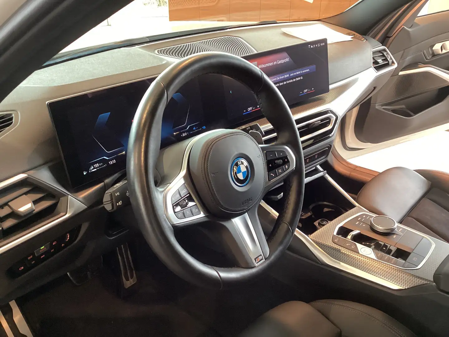BMW 320 e Touring M Sportpaket DAB Tempomat PDC Wit - 2