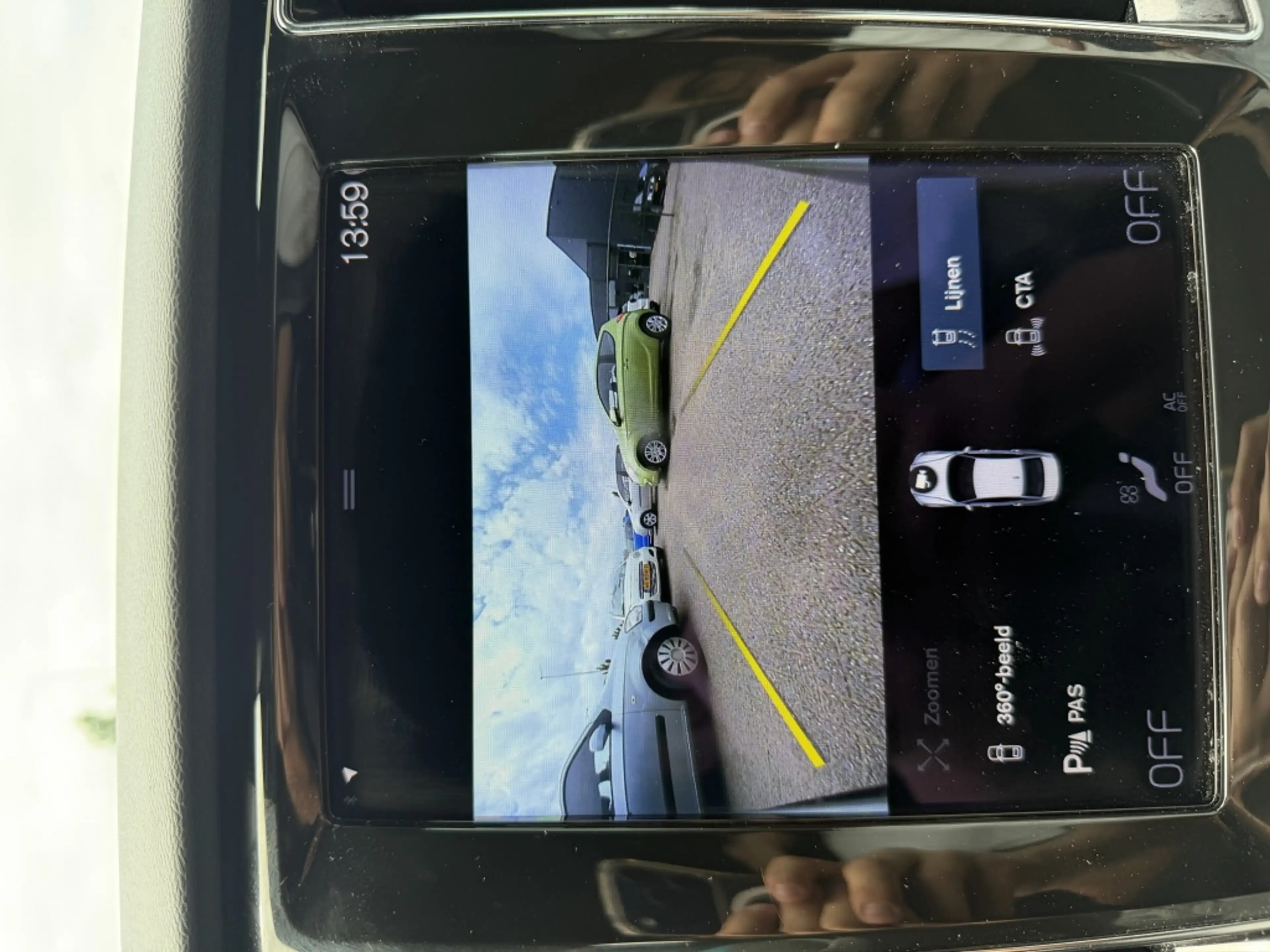 Volvo S60 2.0 B3 R-Design — photo 20