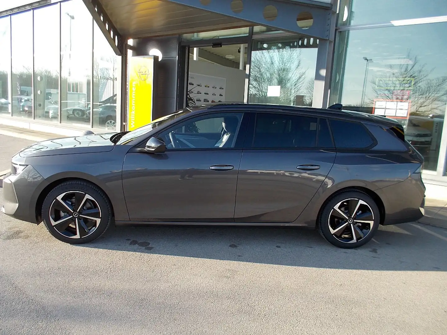 Opel Astra ST 1,2 Turbo Edition Grau - 2
