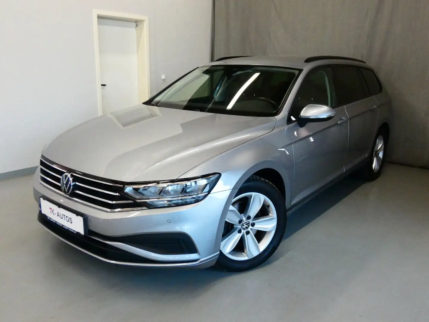 Volkswagen Passat Variant Passat Var. 2.0 TDI Conceptl,1.Hand,Navi,LED,AHK Silber - 1