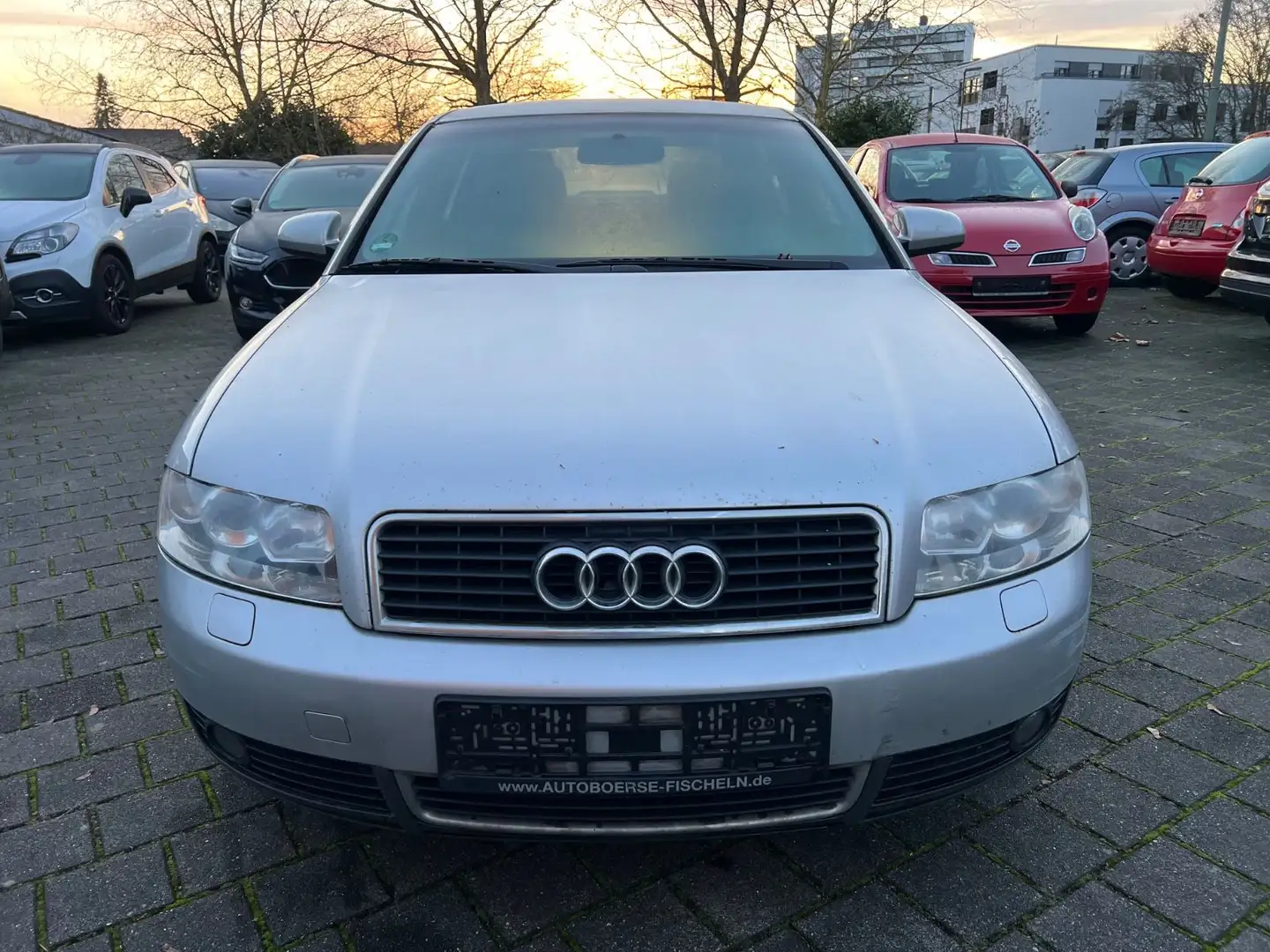 Audi A4 Lim. 2.0 AUTOMATIK/XENON/KLIMAAUTOMATIK Argent - 2
