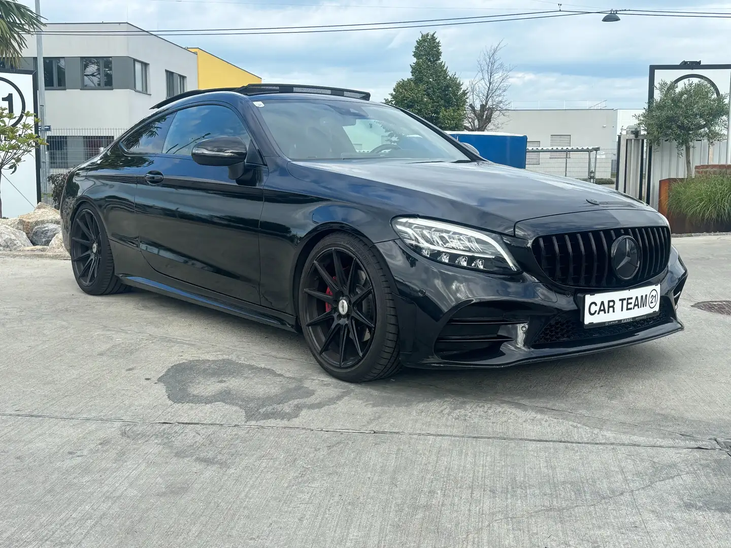 Mercedes-Benz C 220 C 220 d AMG Line Aut. Facelift Schwarz - 2