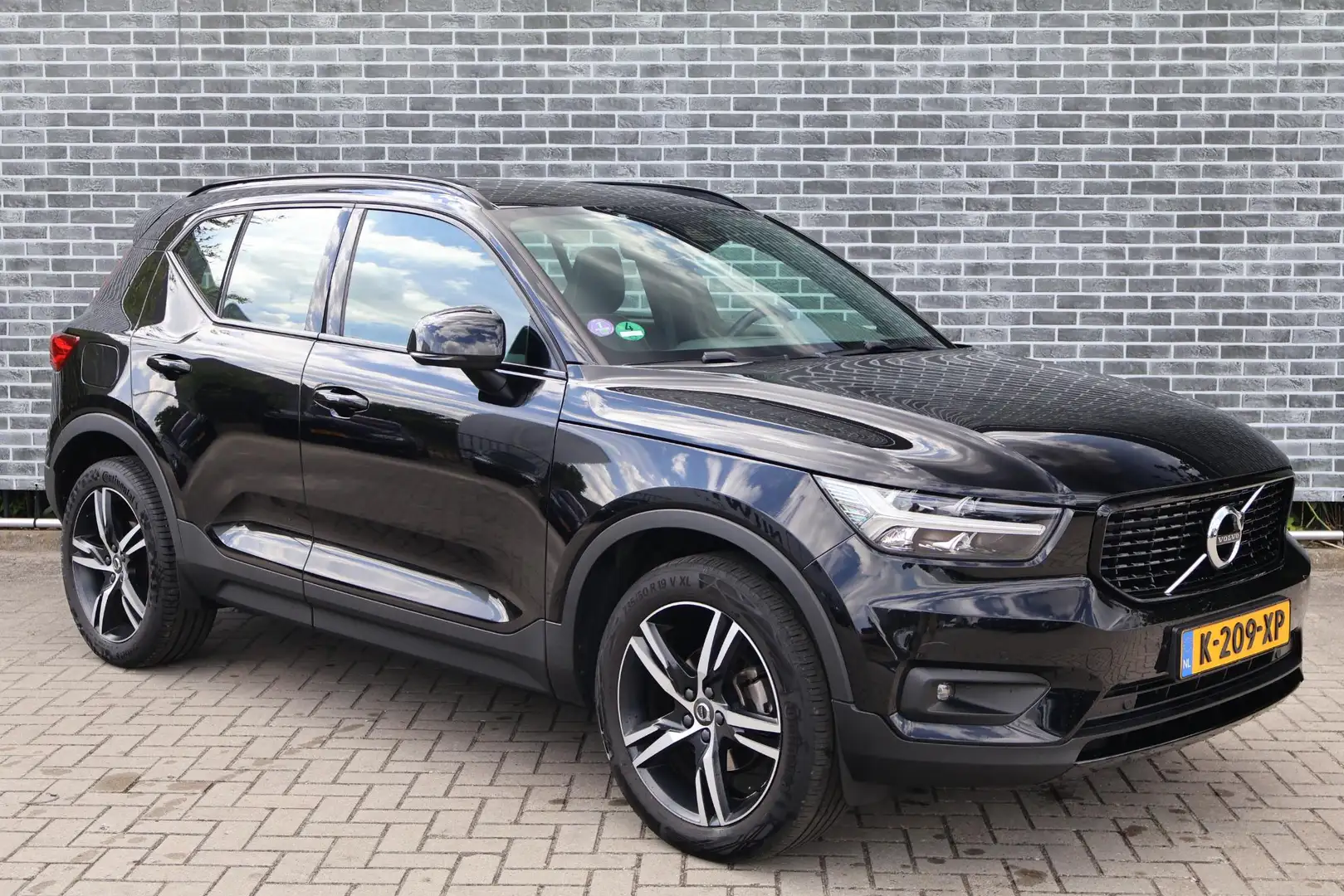 Volvo XC40 T3 Geartronic R-Design | Park Assist & Climate lin Zwart - 2