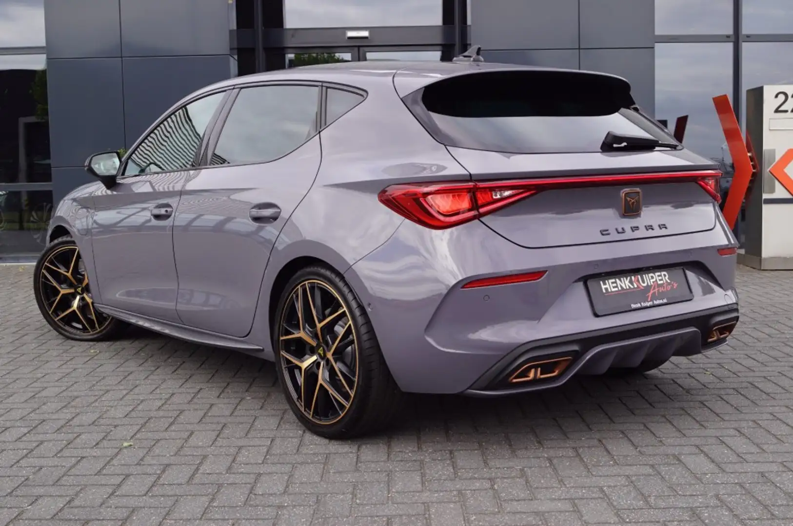 CUPRA Leon 1.4 Hybrid 245pk VZ Performance / 19 LM /DCC /ACC Grijs - 2