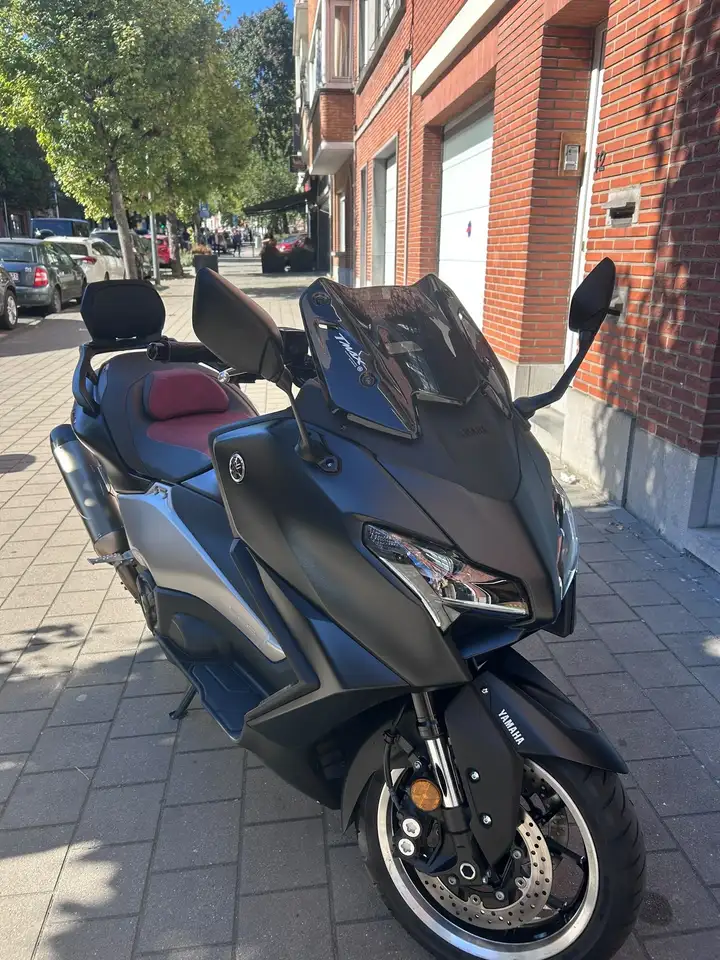 Yamaha Tmax 560