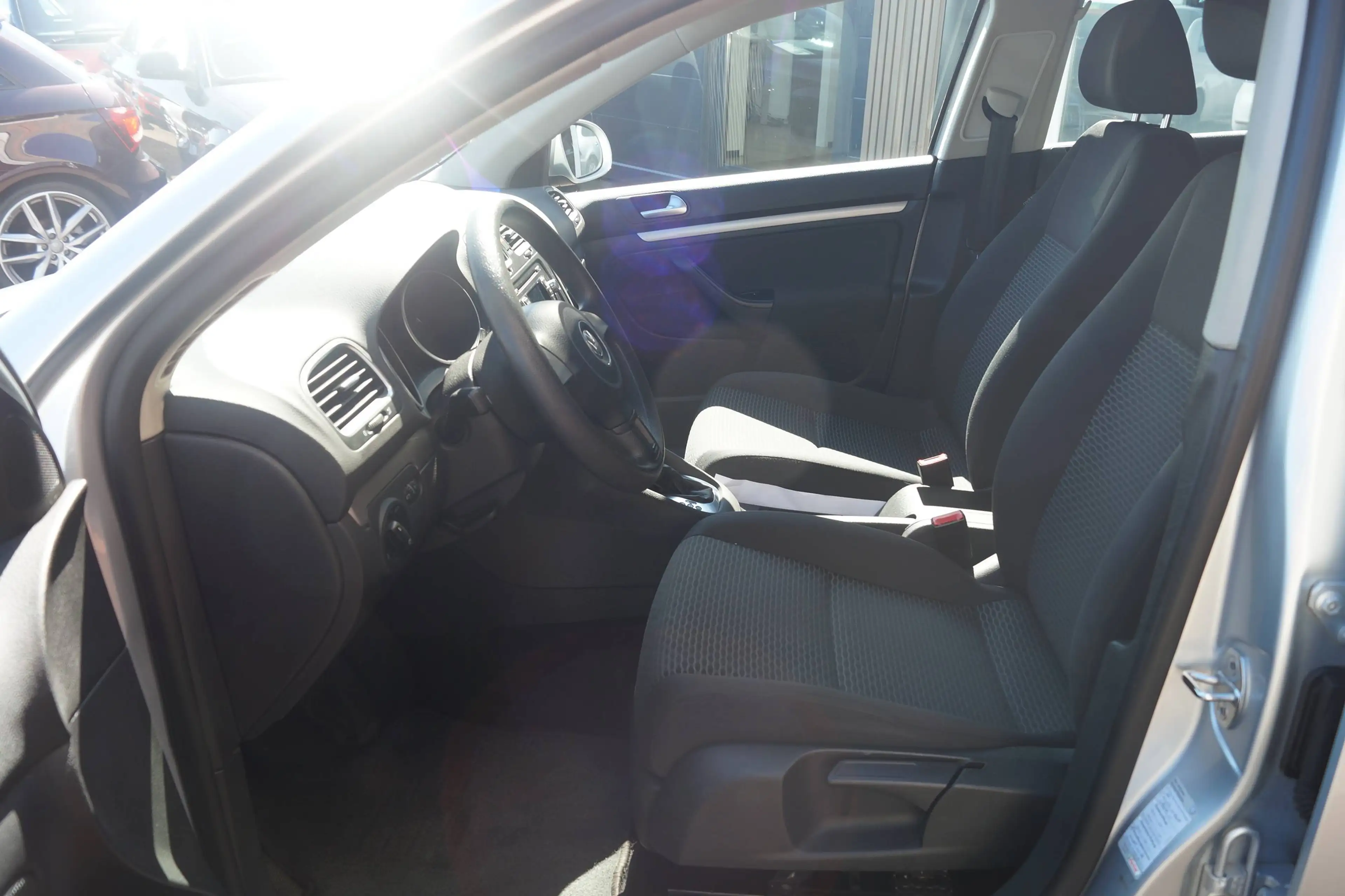 Volkswagen Golf Variant VI 6 1.6 TDI Kombi Variant DSG Klima Radio CD — photo 13