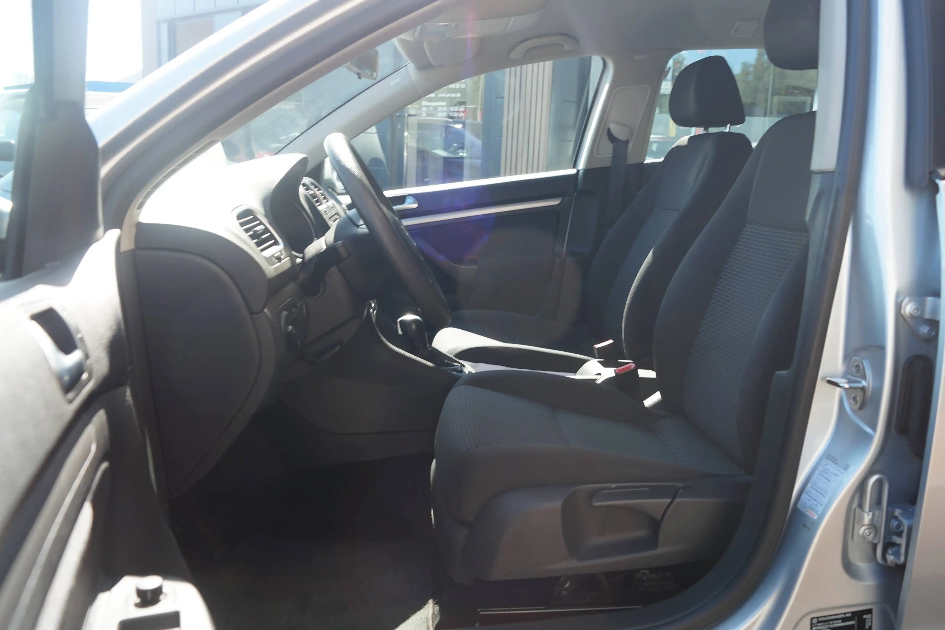 Volkswagen Golf Variant VI 6 1.6 TDI Kombi Variant DSG Klima Radio CD — photo 14