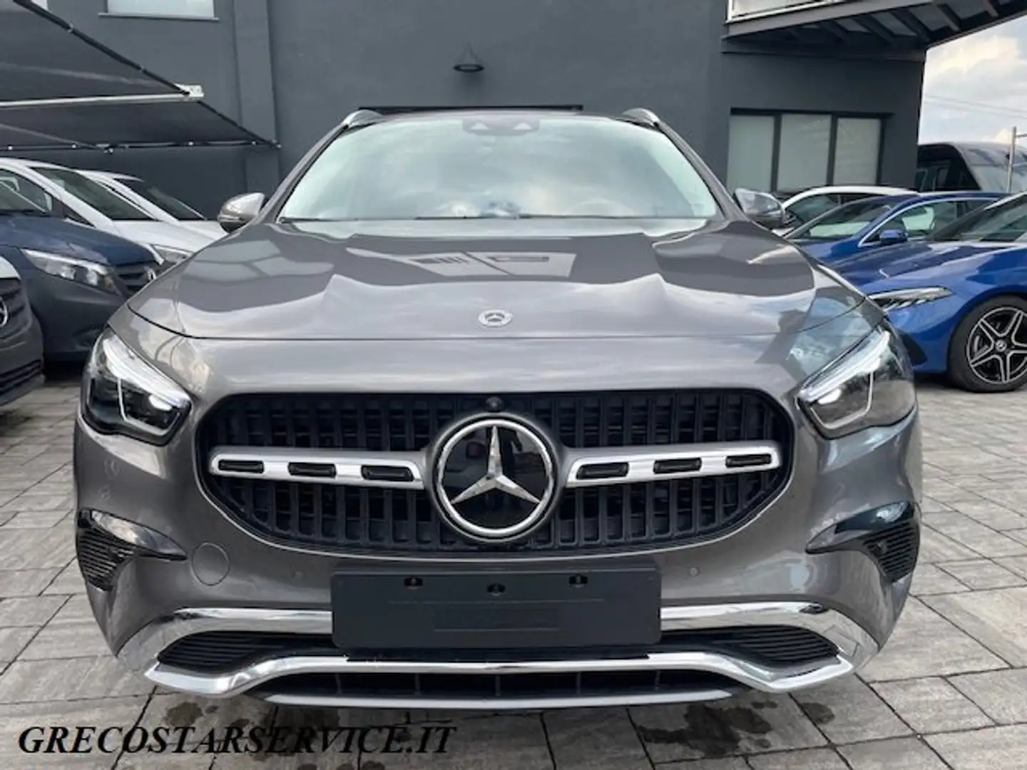 Mercedes-Benz GLA 200 Progressive Advanced Auto Cerchi19"+CRUIS ADATTIVO Grijs - 2
