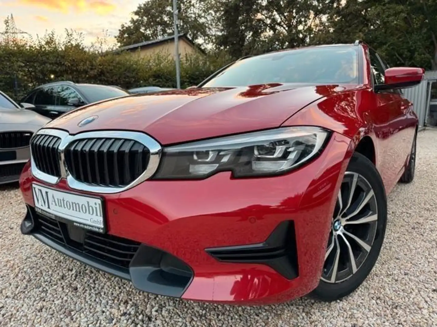 BMW 318 i Touring Sport Line AHK*8FACH*Navi*ACC Rot - 1