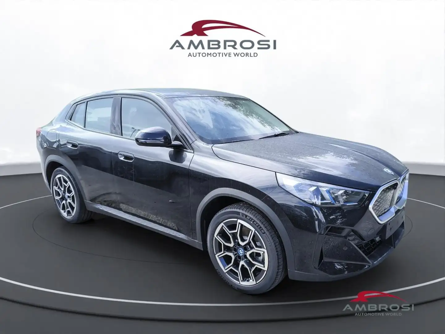 BMW iX2 xDrive30 Premium Package Nero - 2