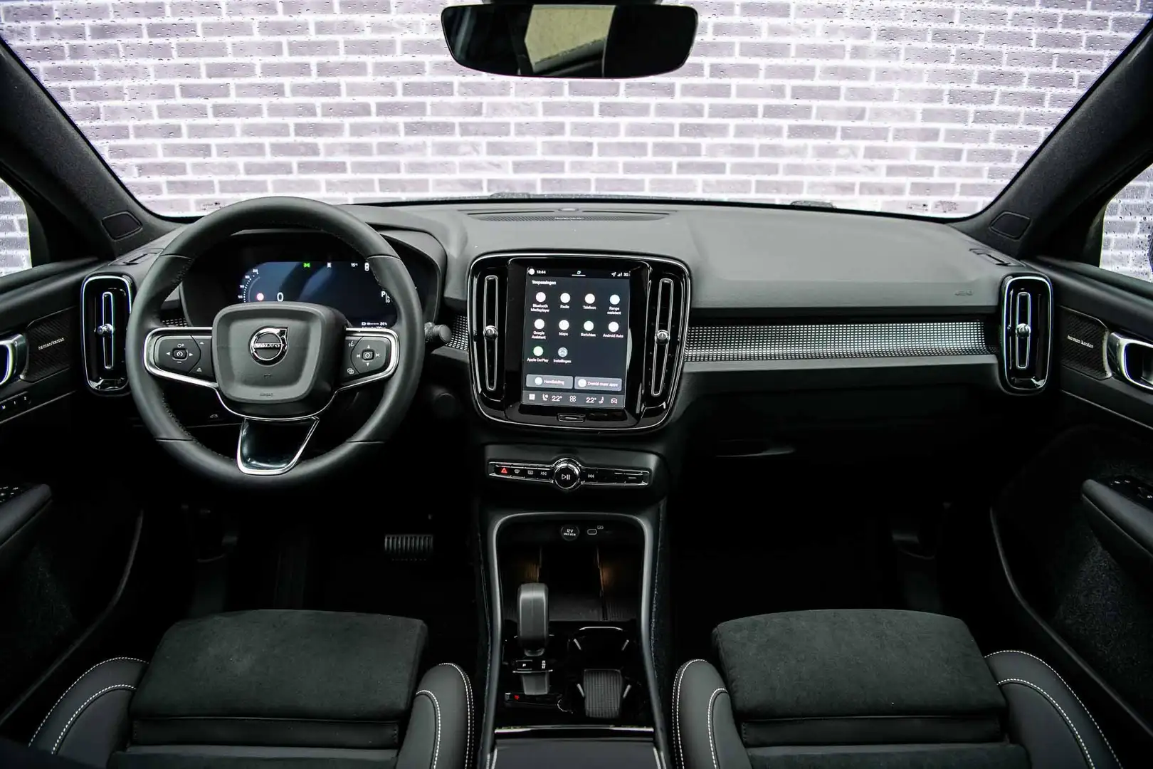 Volvo EC40 Single Motor Extended Range Ultra | Black Edition - 2