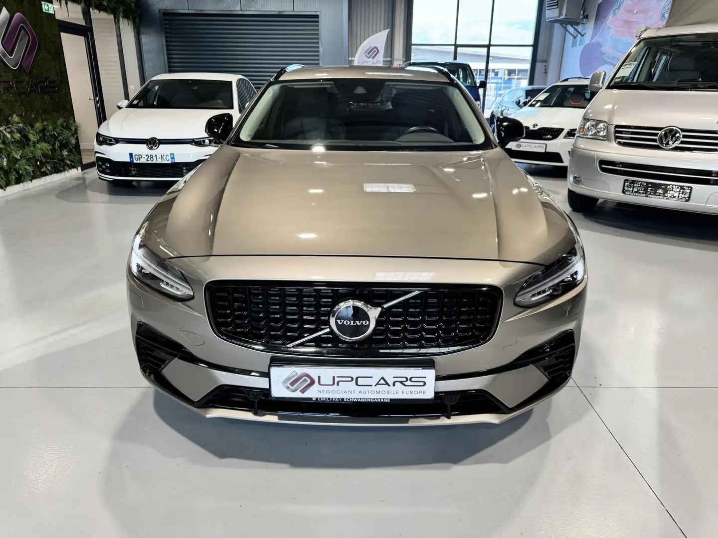 Volvo V90 II T8 AWD Recharge 303 + 87ch R-Design Expression  Gris - 2